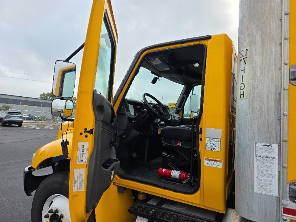 Medium Duty Box Truck-Light and Medium Duty Trucks-International-2021-MV607-Indianapolis-IN-238,937\n\t\tmiles-$ 38,000 - Image 16