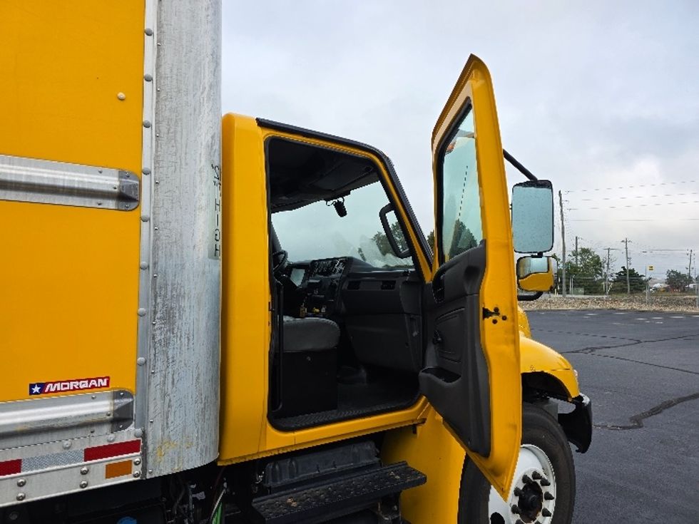 Medium Duty Box Truck-Light and Medium Duty Trucks-International-2021-MV607-Indianapolis-IN-238,937\n\t\tmiles-$ 38,000 - Image 20