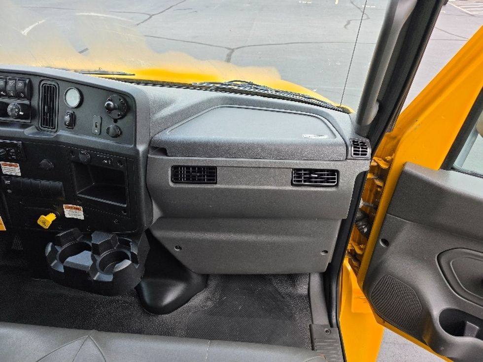 Medium Duty Box Truck-Light and Medium Duty Trucks-International-2021-MV607-Indianapolis-IN-238,937\n\t\tmiles-$ 38,000 - Image 21