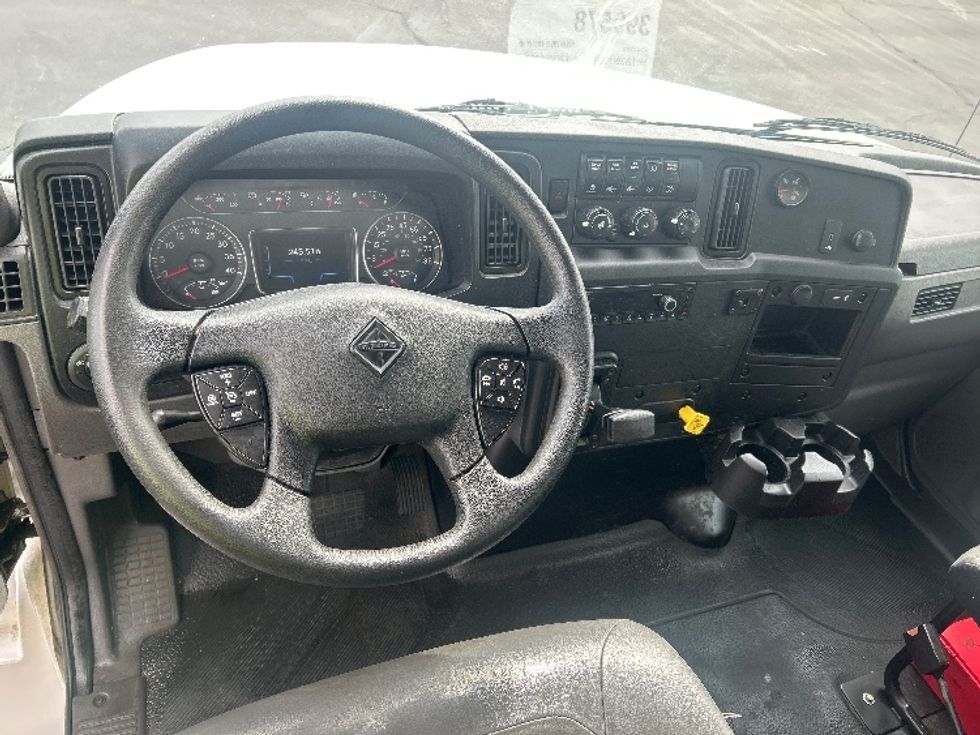 Medium Duty Box Truck-Light and Medium Duty Trucks-International-2021-MV607-Indianapolis-IN-248,000\n\t\tmiles-$ 42,000 - Image 18