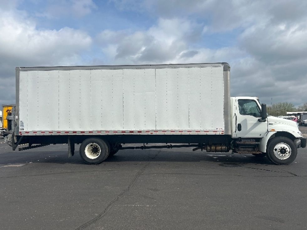 Medium Duty Box Truck-Light and Medium Duty Trucks-International-2021-MV607-Indianapolis-IN-248,000\n\t\tmiles-$ 42,000 - Image 15