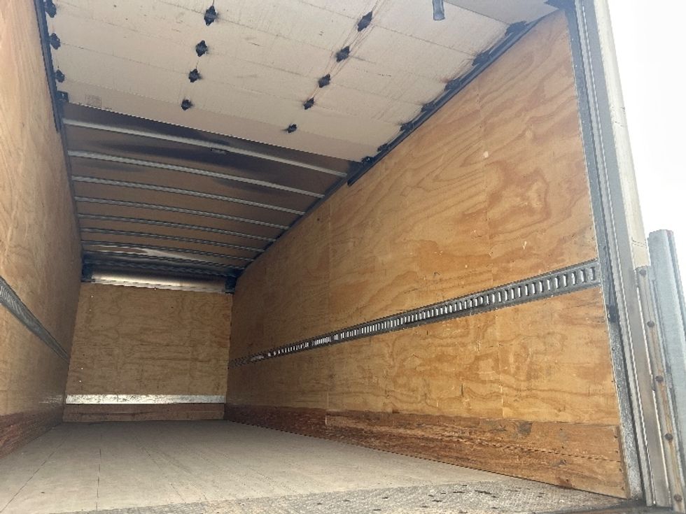 Medium Duty Box Truck-Light and Medium Duty Trucks-International-2021-MV607-Indianapolis-IN-248,000\n\t\tmiles-$ 42,000 - Image 12