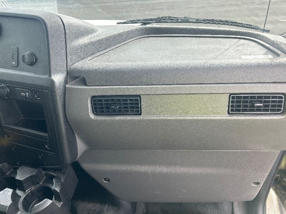 Medium Duty Box Truck-Light and Medium Duty Trucks-International-2021-MV607-Indianapolis-IN-248,000\n\t\tmiles-$ 42,000 - Image 21