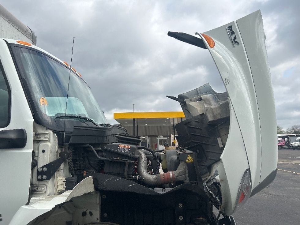 Medium Duty Box Truck-Light and Medium Duty Trucks-International-2021-MV607-Indianapolis-IN-248,000\n\t\tmiles-$ 42,000 - Image 23