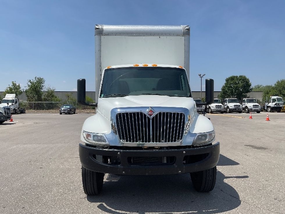Medium Duty Box Truck-Light and Medium Duty Trucks-International-2021-MV607-Indianapolis-IN-318,802\n\t\tmiles-$ 26,000 - Image 2