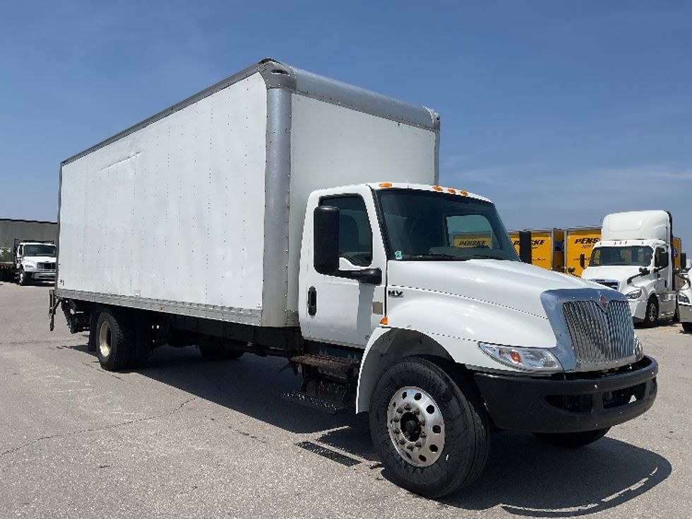 Medium Duty Box Truck-Light and Medium Duty Trucks-International-2021-MV607-Indianapolis-IN-318,802\n\t\tmiles-$ 26,000 - Image 1