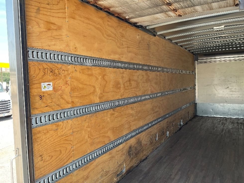 Medium Duty Box Truck-Light and Medium Duty Trucks-International-2021-MV607-Indianapolis-IN-318,802\n\t\tmiles-$ 26,000 - Image 11