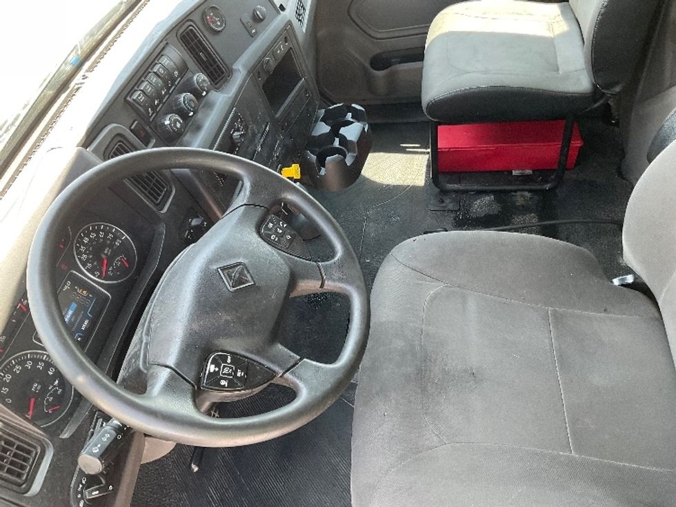 Medium Duty Box Truck-Light and Medium Duty Trucks-International-2021-MV607-Indianapolis-IN-318,802\n\t\tmiles-$ 26,000 - Image 17