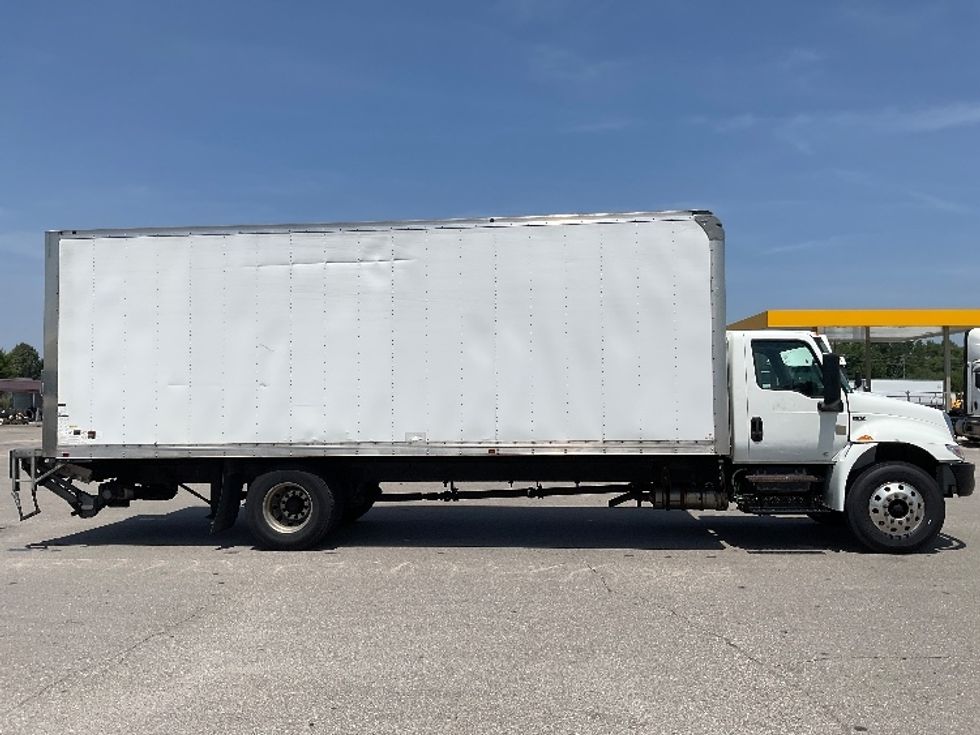Medium Duty Box Truck-Light and Medium Duty Trucks-International-2021-MV607-Indianapolis-IN-318,802\n\t\tmiles-$ 26,000 - Image 15