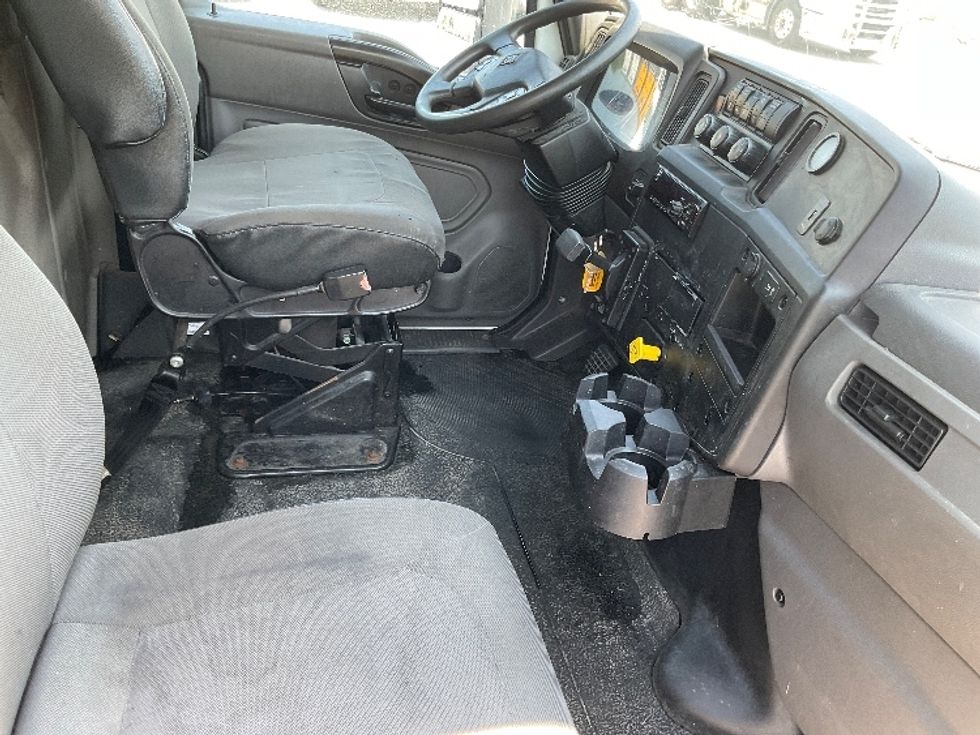 Medium Duty Box Truck-Light and Medium Duty Trucks-International-2021-MV607-Indianapolis-IN-318,802\n\t\tmiles-$ 26,000 - Image 22