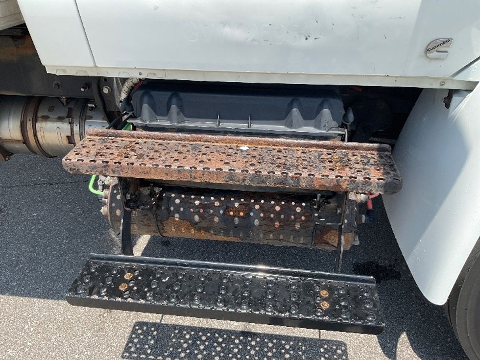 Medium Duty Box Truck-Light and Medium Duty Trucks-International-2021-MV607-Indianapolis-IN-318,802\n\t\tmiles-$ 26,000 - Image 29