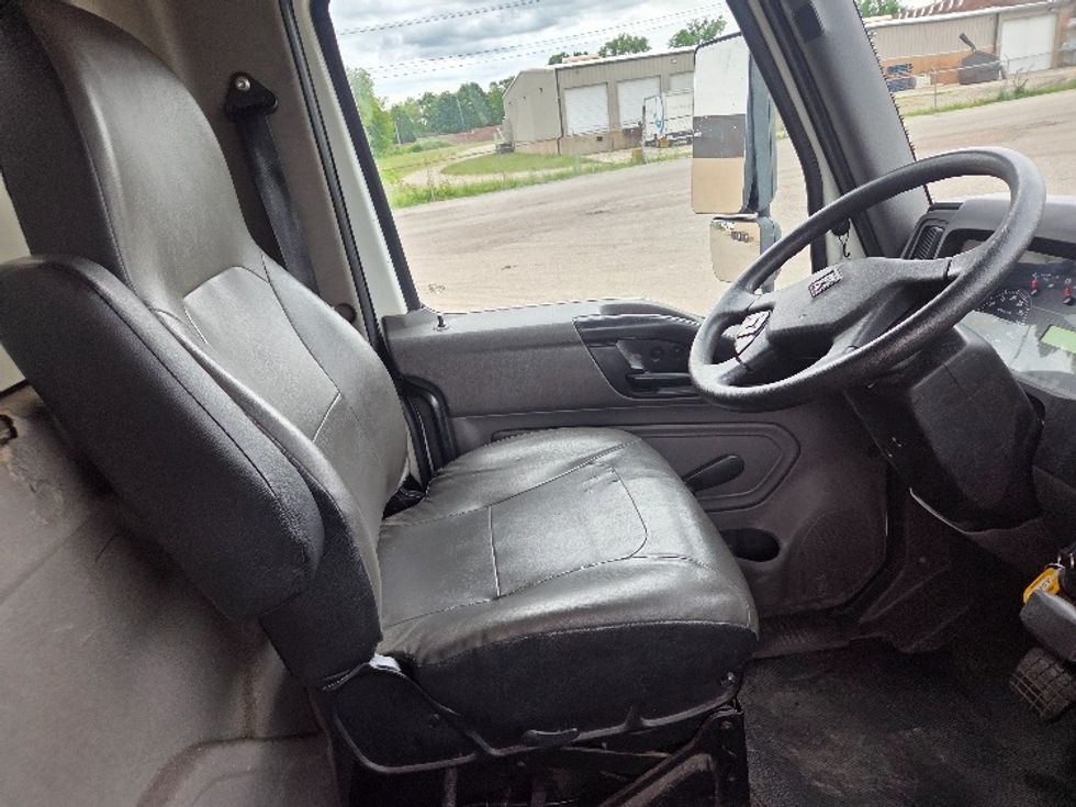 Medium Duty Box Truck-Light and Medium Duty Trucks-International-2021-MV607-Jackson-MI-346,657\n\t\tmiles-$ 27,750 - Image 22