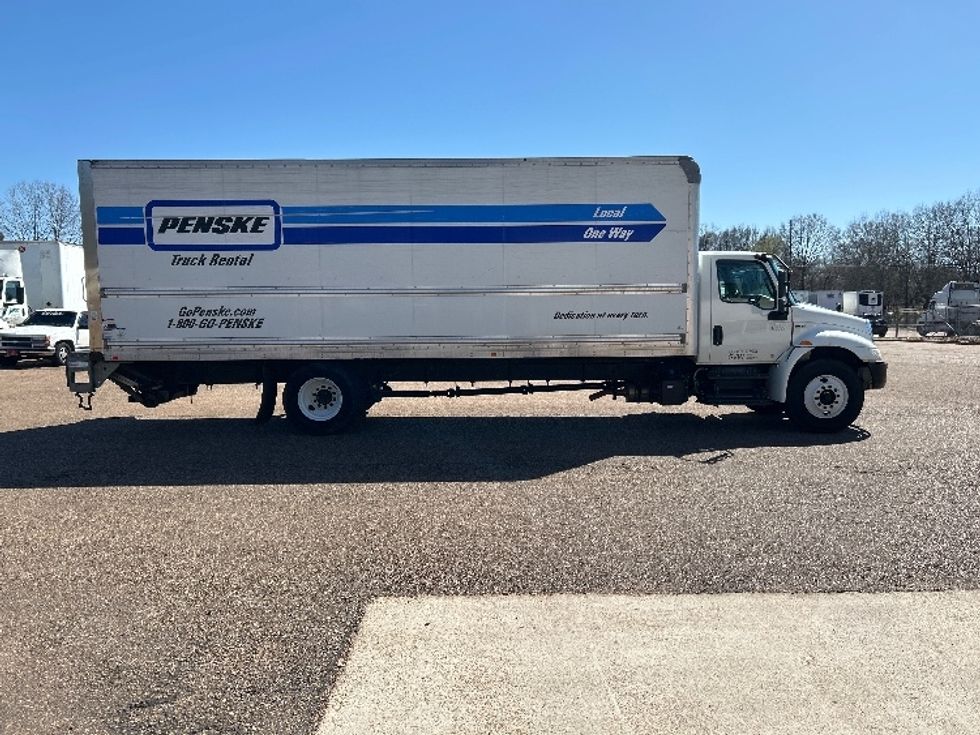 Medium Duty Box Truck-Light and Medium Duty Trucks-International-2021-MV607-Jackson-MS-246,660\n\t\tmiles-$ 43,250 - Image 15