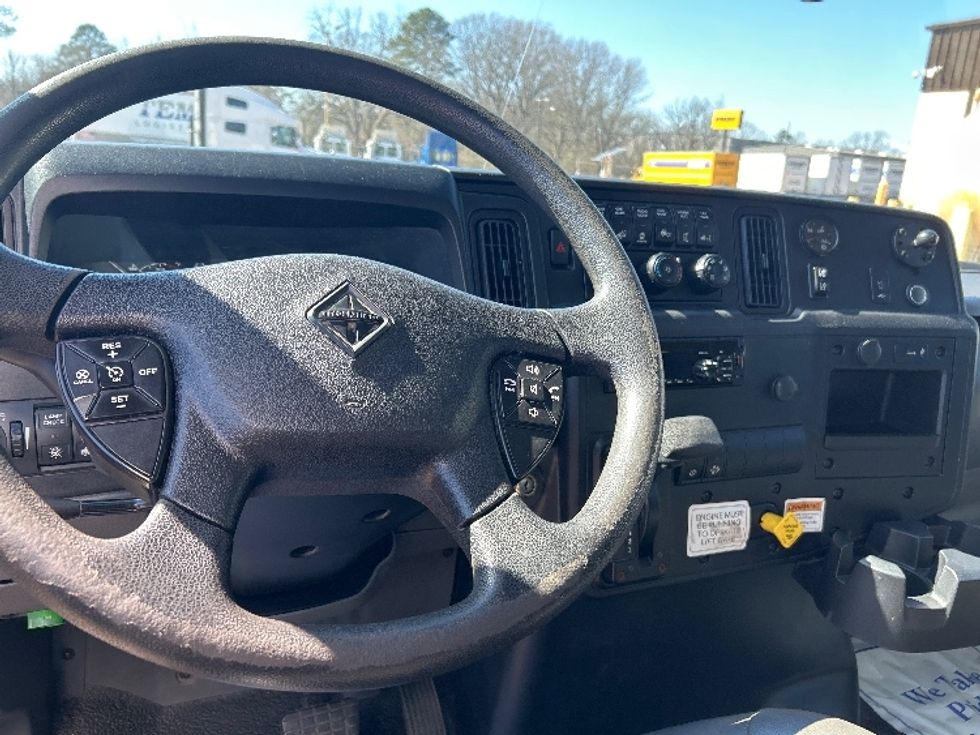 Medium Duty Box Truck-Light and Medium Duty Trucks-International-2021-MV607-Jackson-MS-246,660\n\t\tmiles-$ 43,250 - Image 18