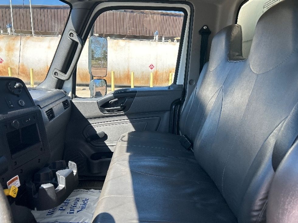 Medium Duty Box Truck-Light and Medium Duty Trucks-International-2021-MV607-Jackson-MS-246,660\n\t\tmiles-$ 43,250 - Image 19