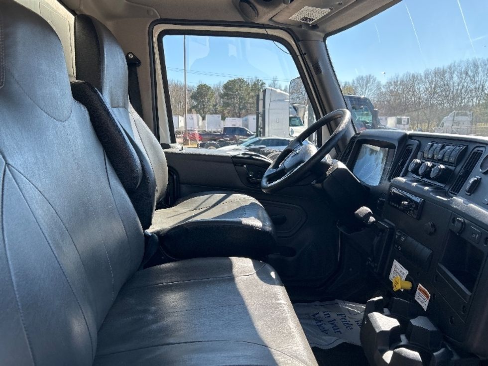 Medium Duty Box Truck-Light and Medium Duty Trucks-International-2021-MV607-Jackson-MS-246,660\n\t\tmiles-$ 43,250 - Image 22