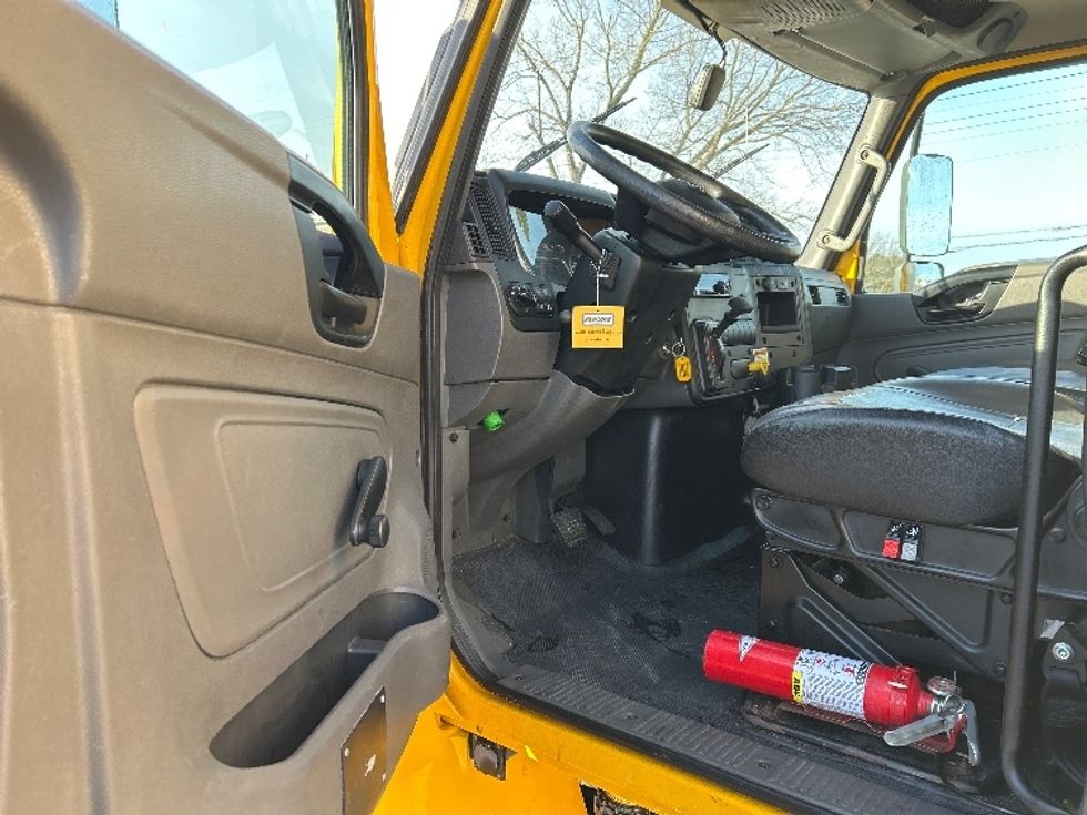 Medium Duty Box Truck-Light and Medium Duty Trucks-International-2021-MV607-Jackson-TN-232,081\n\t\tmiles-$ 37,500 - Image 16