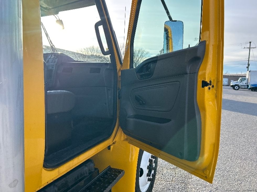 Medium Duty Box Truck-Light and Medium Duty Trucks-International-2021-MV607-Jackson-TN-232,081\n\t\tmiles-$ 37,500 - Image 20