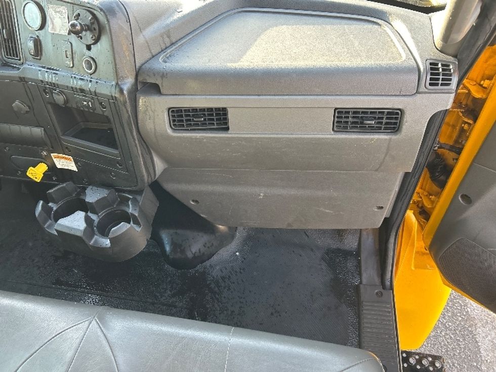 Medium Duty Box Truck-Light and Medium Duty Trucks-International-2021-MV607-Jackson-TN-232,081\n\t\tmiles-$ 37,500 - Image 21