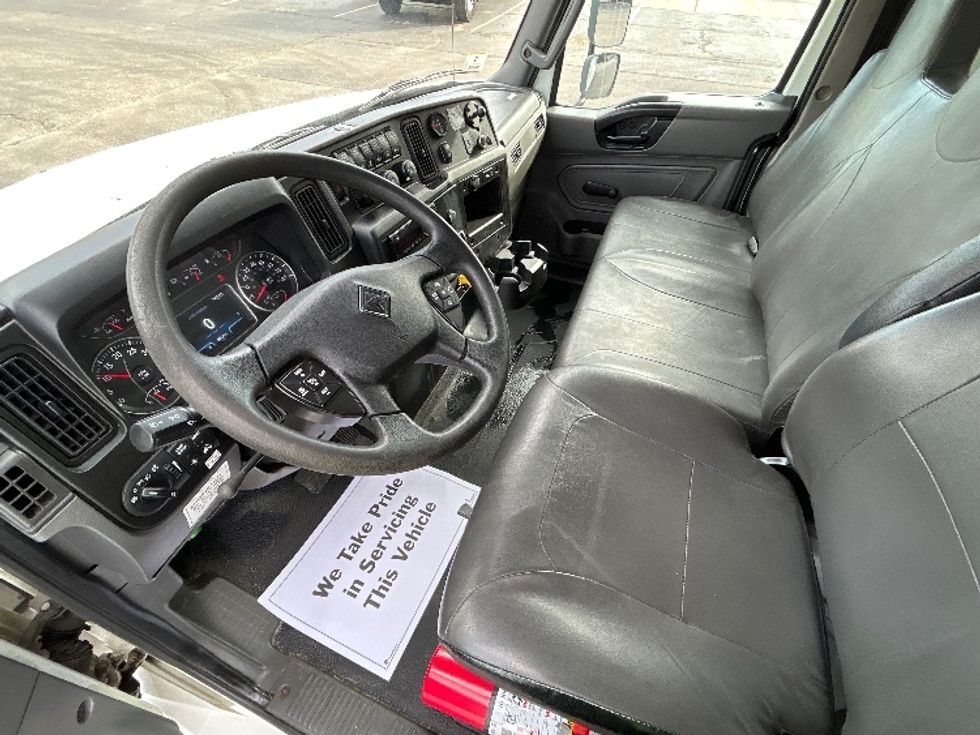 Medium Duty Box Truck-Light and Medium Duty Trucks-International-2021-MV607-Jackson-TN-252,120\n\t\tmiles-$ 41,000 - Image 17