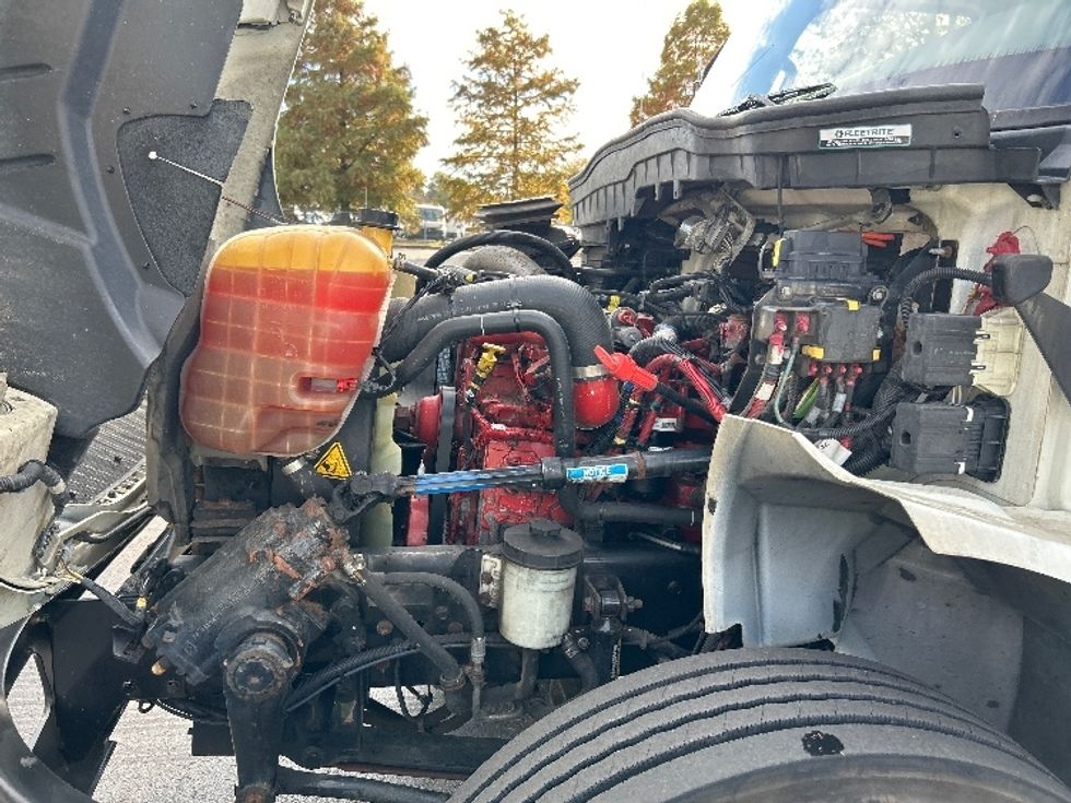 Medium Duty Box Truck-Light and Medium Duty Trucks-International-2021-MV607-Jackson-TN-252,120\n\t\tmiles-$ 41,000 - Image 24