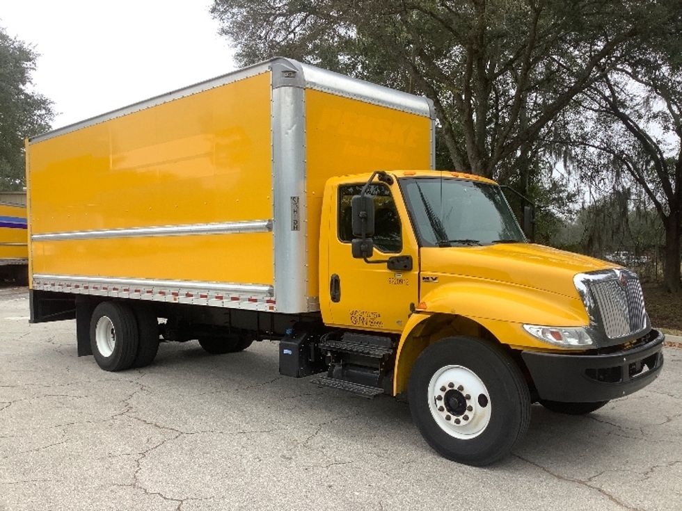 Medium Duty Box Truck-Light and Medium Duty Trucks-International-2021-MV607-Jacksonville-FL-170,510\n\t\tmiles-$ 40,250 - Image 1