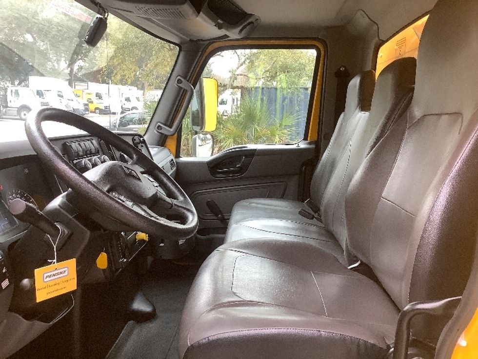 Medium Duty Box Truck-Light and Medium Duty Trucks-International-2021-MV607-Jacksonville-FL-170,510\n\t\tmiles-$ 40,250 - Image 19