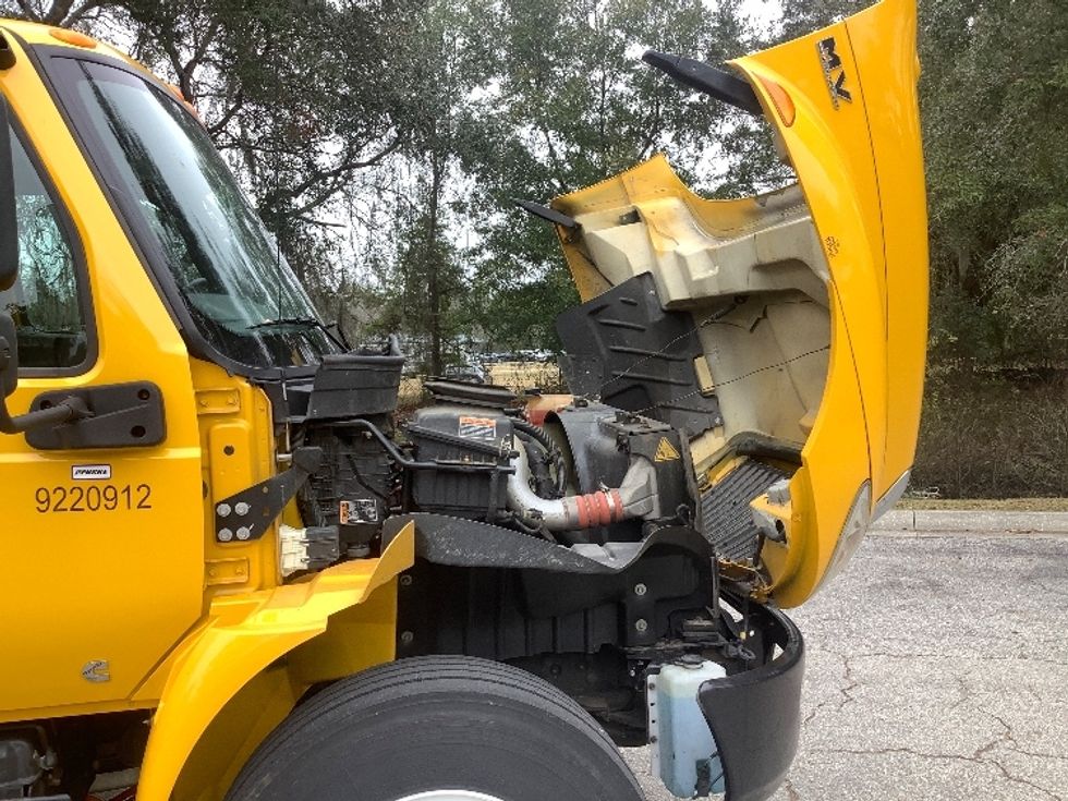 Medium Duty Box Truck-Light and Medium Duty Trucks-International-2021-MV607-Jacksonville-FL-170,510\n\t\tmiles-$ 40,250 - Image 23