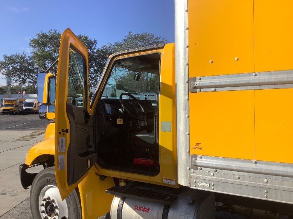 Medium Duty Box Truck-Light and Medium Duty Trucks-International-2021-MV607-Jacksonville-FL-215,488\n\t\tmiles-$ 40,000 - Image 16