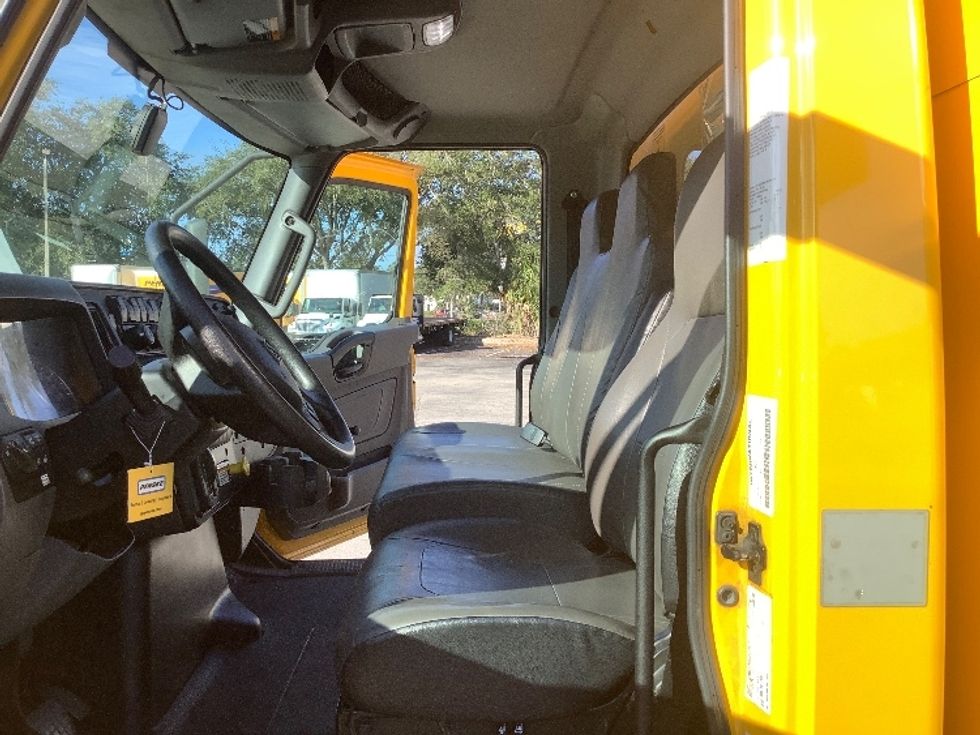 Medium Duty Box Truck-Light and Medium Duty Trucks-International-2021-MV607-Jacksonville-FL-215,488\n\t\tmiles-$ 40,000 - Image 19