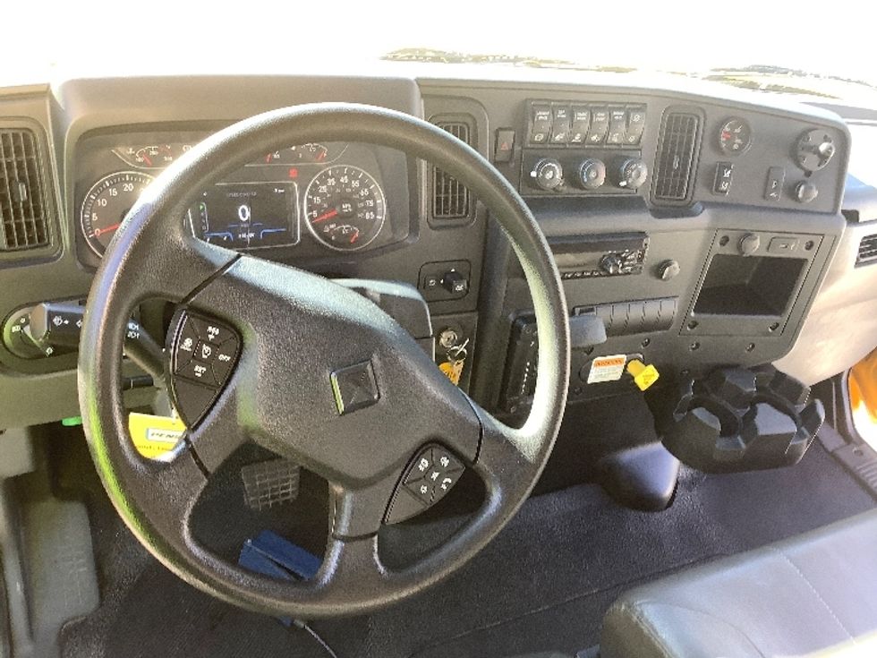 Medium Duty Box Truck-Light and Medium Duty Trucks-International-2021-MV607-Jacksonville-FL-215,488\n\t\tmiles-$ 40,000 - Image 18