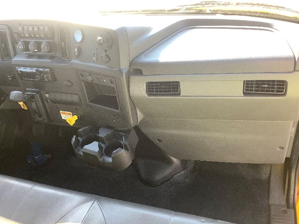 Medium Duty Box Truck-Light and Medium Duty Trucks-International-2021-MV607-Jacksonville-FL-215,488\n\t\tmiles-$ 40,000 - Image 21