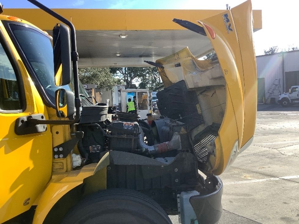 Medium Duty Box Truck-Light and Medium Duty Trucks-International-2021-MV607-Jacksonville-FL-215,488\n\t\tmiles-$ 40,000 - Image 23