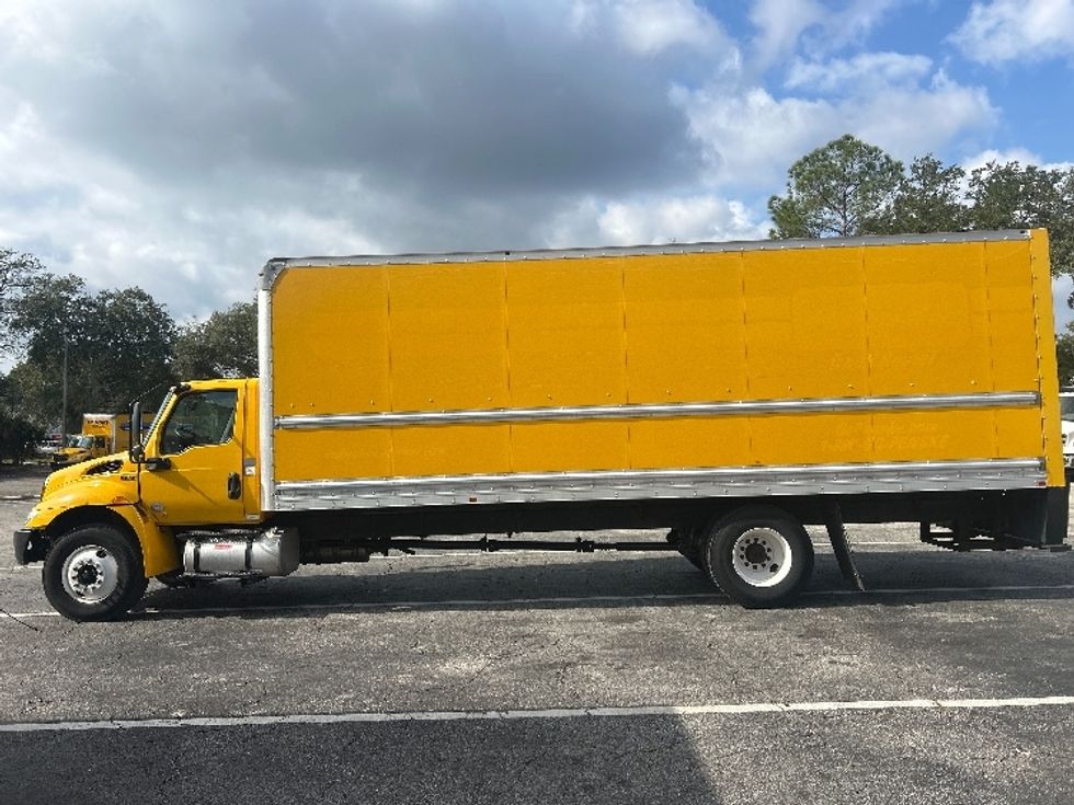 Medium Duty Box Truck-Light and Medium Duty Trucks-International-2021-MV607-Jacksonville-FL-231,165\n\t\tmiles-$ 37,750 - Image 4