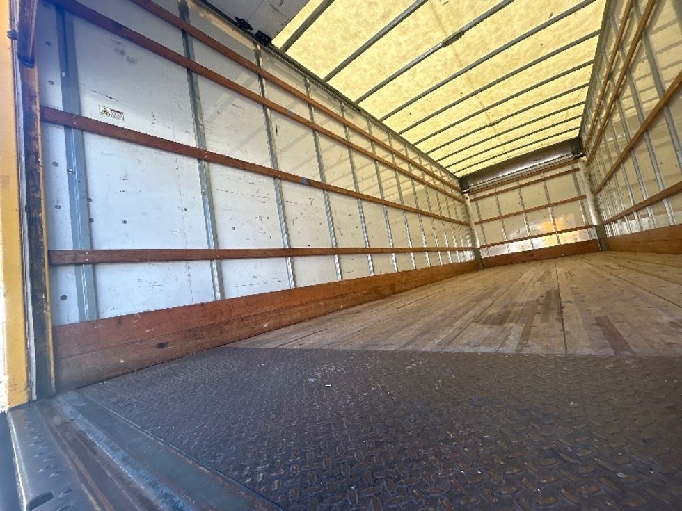 Medium Duty Box Truck-Light and Medium Duty Trucks-International-2021-MV607-Jacksonville-FL-231,165\n\t\tmiles-$ 37,750 - Image 11