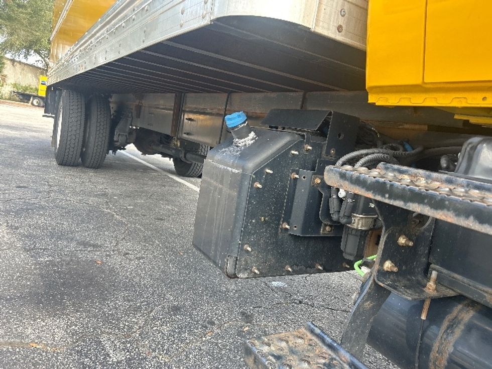 Medium Duty Box Truck-Light and Medium Duty Trucks-International-2021-MV607-Jacksonville-FL-231,165\n\t\tmiles-$ 37,750 - Image 14