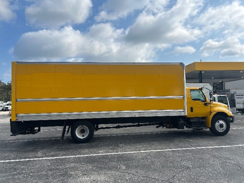 Medium Duty Box Truck-Light and Medium Duty Trucks-International-2021-MV607-Jacksonville-FL-231,165\n\t\tmiles-$ 37,750 - Image 15