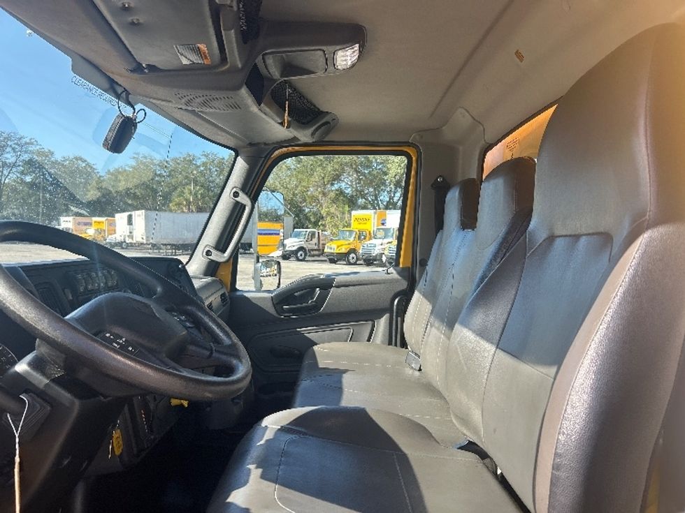 Medium Duty Box Truck-Light and Medium Duty Trucks-International-2021-MV607-Jacksonville-FL-231,165\n\t\tmiles-$ 37,750 - Image 19