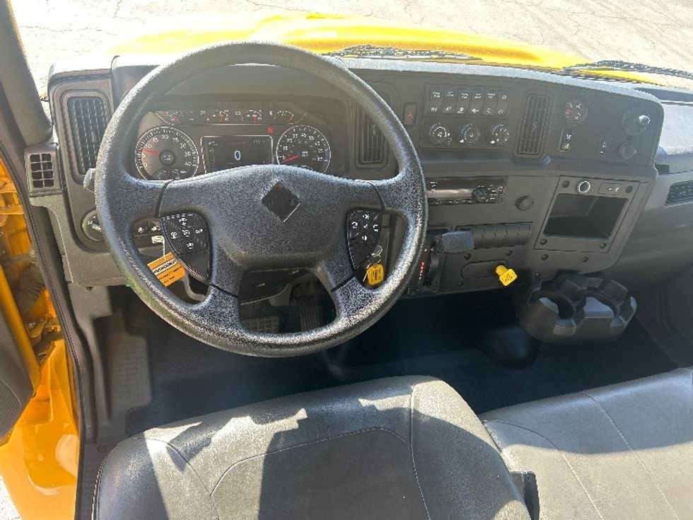 Medium Duty Box Truck-Light and Medium Duty Trucks-International-2021-MV607-Jacksonville-FL-231,165\n\t\tmiles-$ 37,750 - Image 18
