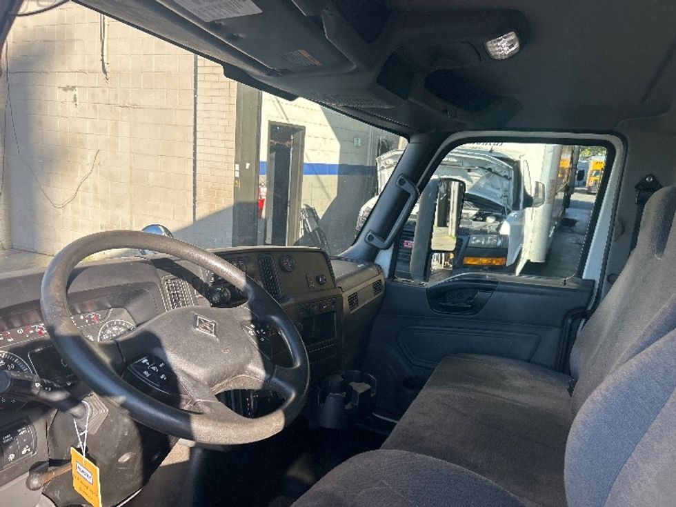 Medium Duty Box Truck-Light and Medium Duty Trucks-International-2021-MV607-Jamaica-NY-130,882\n\t\tmiles-$ 63,000 - Image 17