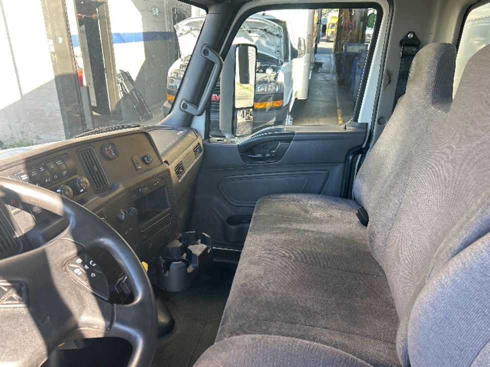 Medium Duty Box Truck-Light and Medium Duty Trucks-International-2021-MV607-Jamaica-NY-130,882\n\t\tmiles-$ 63,000 - Image 19