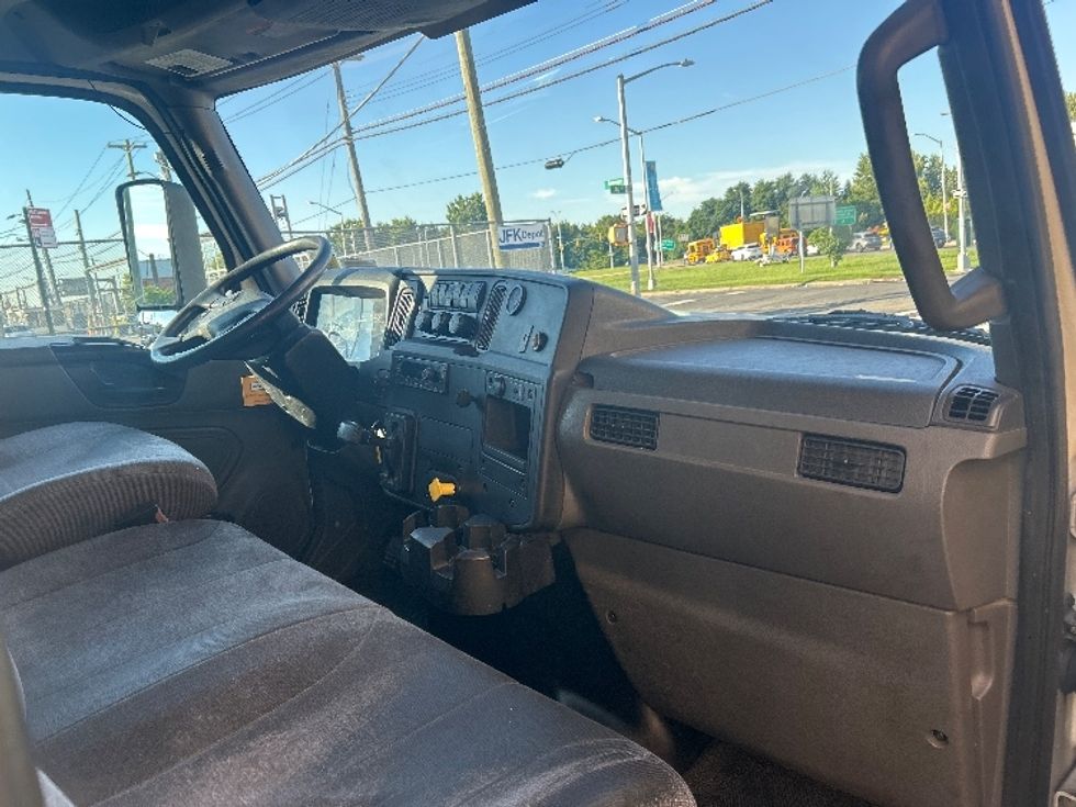 Medium Duty Box Truck-Light and Medium Duty Trucks-International-2021-MV607-Jamaica-NY-130,882\n\t\tmiles-$ 63,000 - Image 21