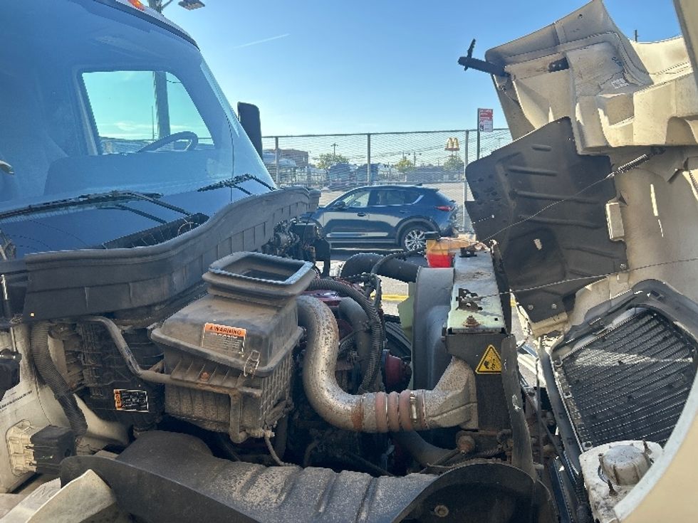 Medium Duty Box Truck-Light and Medium Duty Trucks-International-2021-MV607-Jamaica-NY-130,882\n\t\tmiles-$ 63,000 - Image 23