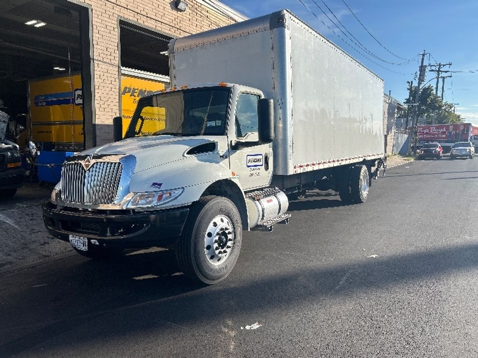 Medium Duty Box Truck-Light and Medium Duty Trucks-International-2021-MV607-Jamaica-NY-130,882\n\t\tmiles-$ 63,000 - Image 3