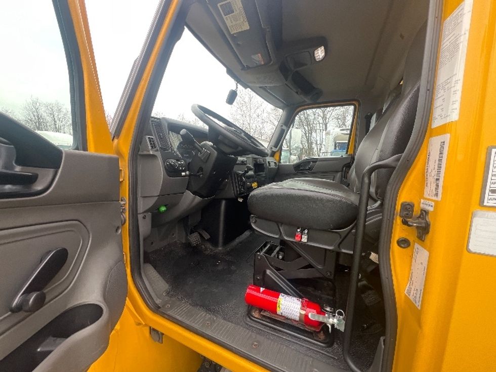 Medium Duty Box Truck-Light and Medium Duty Trucks-International-2021-MV607-Jessup-MD-223,051\n\t\tmiles-$ 37,250 - Image 16