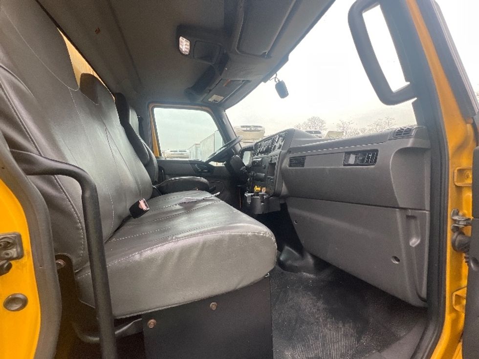 Medium Duty Box Truck-Light and Medium Duty Trucks-International-2021-MV607-Jessup-MD-223,051\n\t\tmiles-$ 37,250 - Image 20