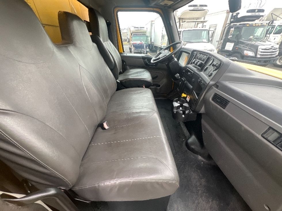 Medium Duty Box Truck-Light and Medium Duty Trucks-International-2021-MV607-Jessup-MD-223,051\n\t\tmiles-$ 37,250 - Image 22