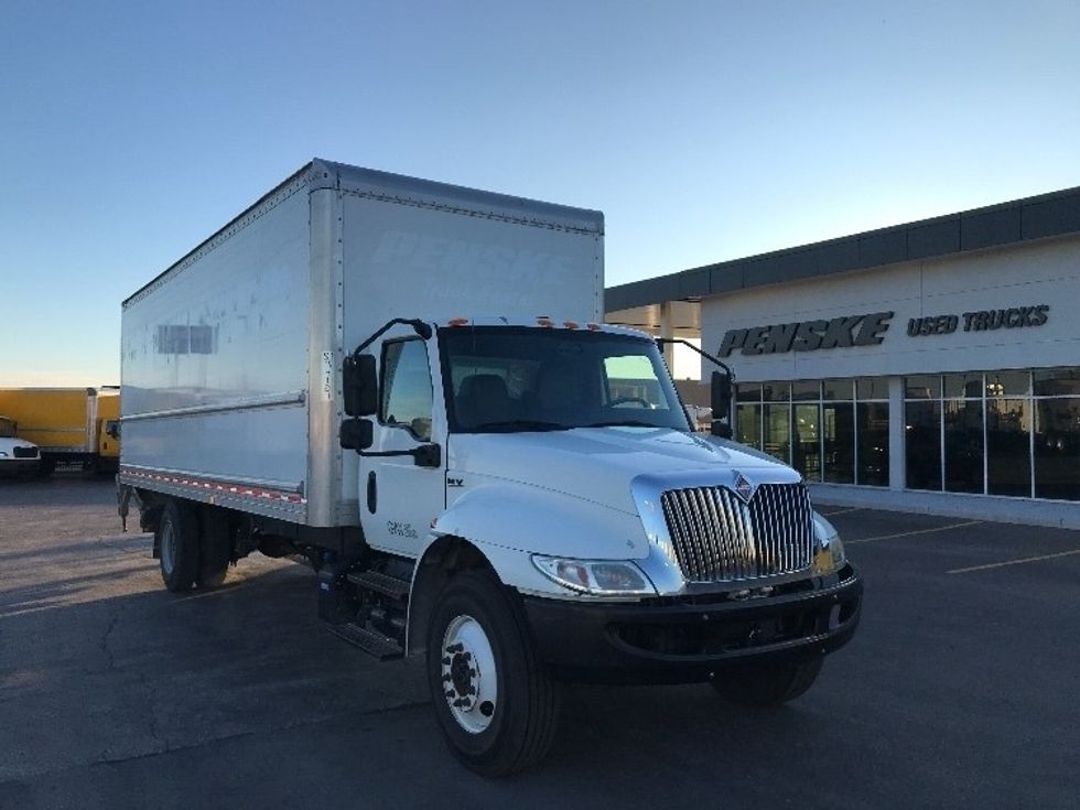 Medium Duty Box Truck-Light and Medium Duty Trucks-International-2021-MV607-Kansas City-MO-136,417\n\t\tmiles-$ 61,250 - Image 1