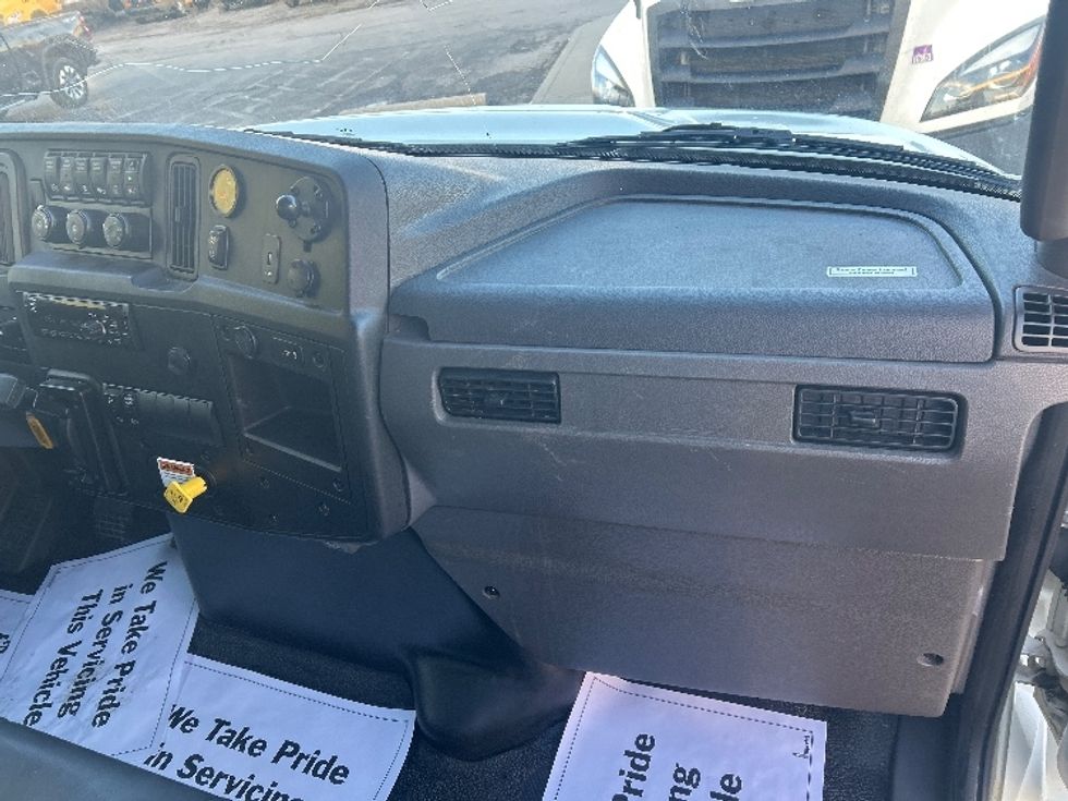 Medium Duty Box Truck-Light and Medium Duty Trucks-International-2021-MV607-Kansas City-MO-136,417\n\t\tmiles-$ 61,250 - Image 21