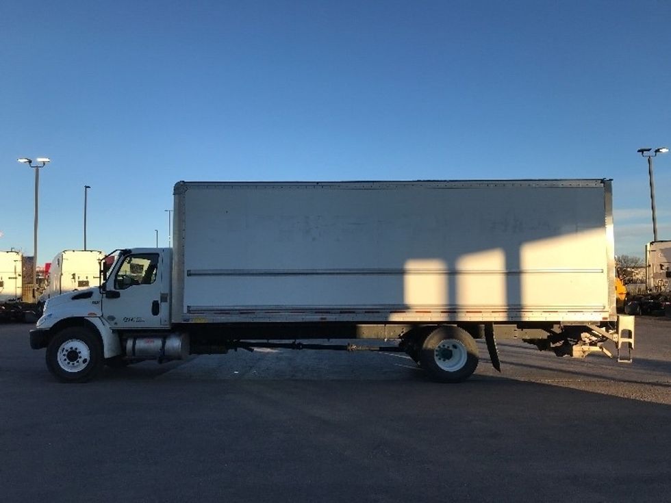 Medium Duty Box Truck-Light and Medium Duty Trucks-International-2021-MV607-Kansas City-MO-136,417\n\t\tmiles-$ 61,250 - Image 4